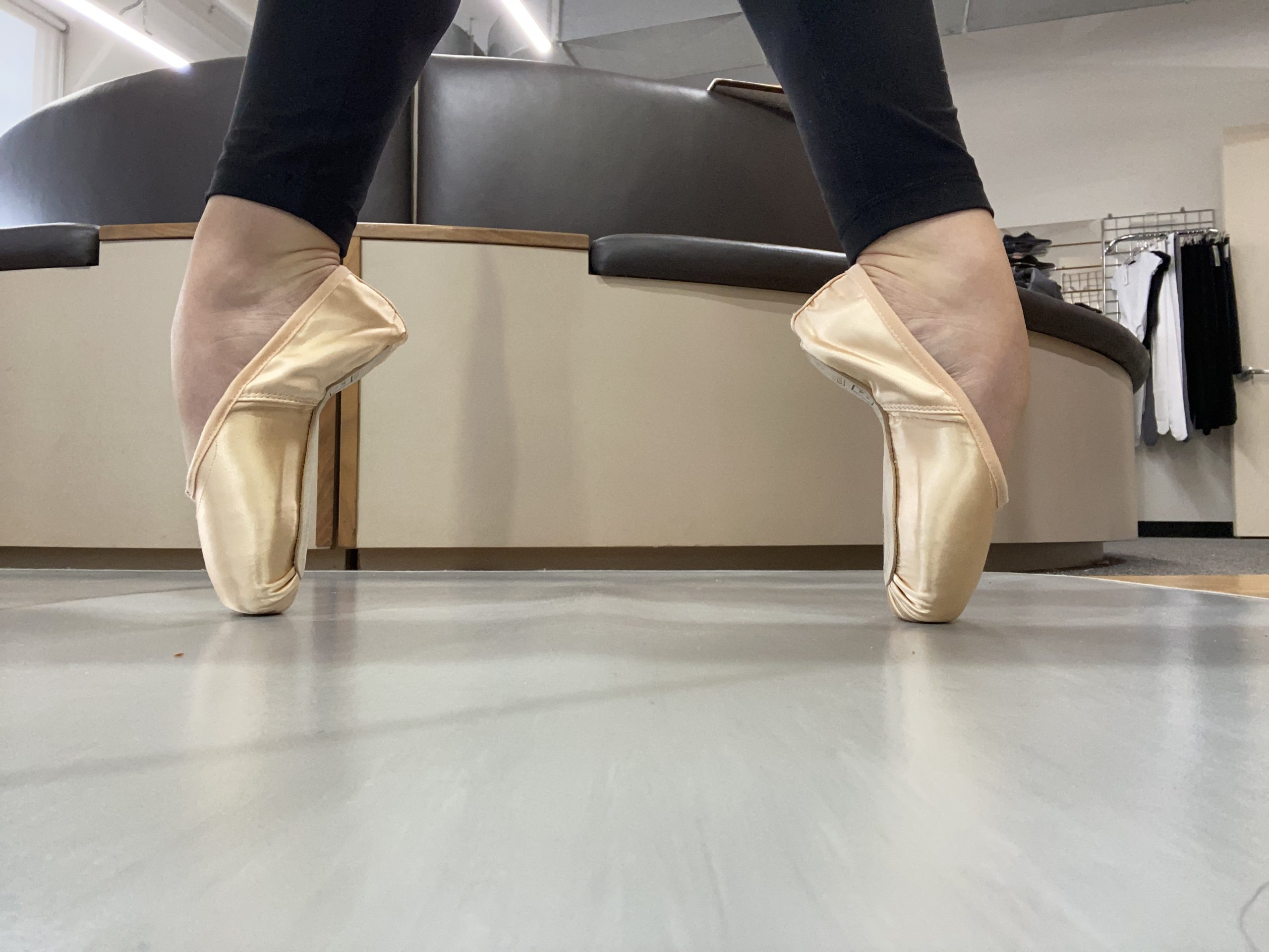 Sansha Ballet Pointe Shoes Satin Upper With Ribbon Dance Toe Shoes